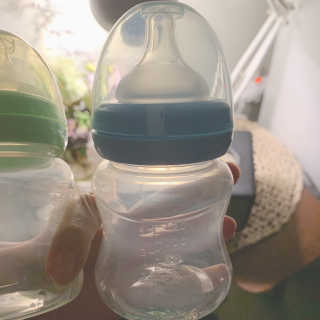 유비맘 신생아젖병 120ml 트리플팩_ 젖꼭지 포함 — 3점을 준 리뷰어가 2020년 7월 올린 사용 사진