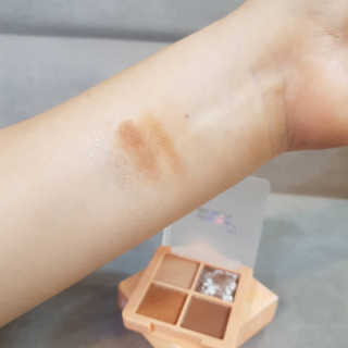 [블랙루즈] 크리스탈 하트 락 섀도우 4종 중 택1 — 5점을 준 리뷰어가 2020년 9월 올린 사용 사진