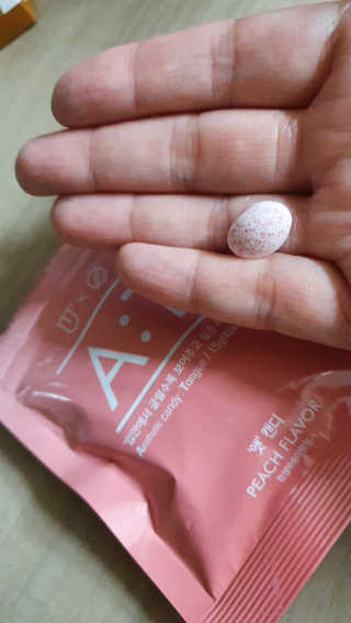 입 냄새 완화에 도움을 주는 에티켓 캔디 복숭아맛 앳캔디 — 4점을 준 리뷰어가 2020년 11월 올린 사용 사진