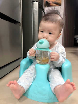 유비맘 트라이탄 코니빨대컵_컬러 랜덤 발송 — 4.5점을 준 리뷰어가 2020년 10월 올린 사용 사진