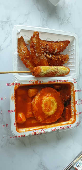 죠스떡볶이 [죠스푸드] 짜빠떡볶이+떡또그+범벅만두 신메뉴 3종 — 2점을 준 리뷰어가 2020년 4월 올린 사용 사진