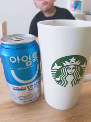 일화 아임톡 탄산수 355mlX24캔 + 보냉팩 증정이벤트 — 5점을 준 리뷰어가 2020년 5월 올린 사용 사진