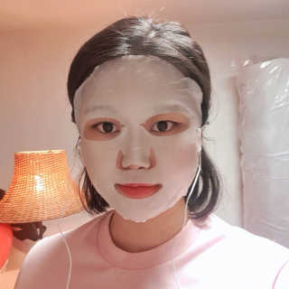 GARANG GARANG 피오니 룻 모이스처라이징 앤 수딩 마스크팩 — 5점을 준 리뷰어가 2020년 4월 올린 사용 사진