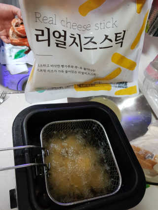 가치식탁 리얼치즈스틱, 리얼크림치즈볼 — 5점을 준 리뷰어가 2020년 9월 올린 사용 사진