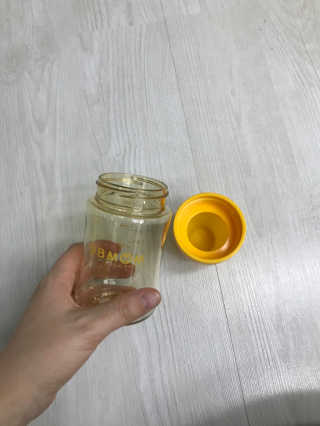 유비맘 PPSU 젖병 노꼭지_200ml_컬러 랜덤 발송 — 5점을 준 리뷰어가 2020년 4월 올린 사용 사진