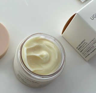 어글리프루프 크림 바이어글리 하이드레이션 샤워 50ml — 5점을 준 리뷰어가 2020년 12월 올린 사용 사진