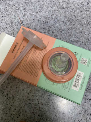유비맘 샘방지 PPSU 빨대컵_컬러 랜덤 발송 — 5점을 준 리뷰어가 2020년 8월 올린 사용 사진
