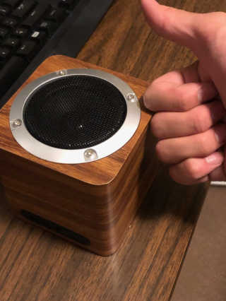 SEVIZ MINI10W 레트로 블루투스 스피커 — 4점을 준 리뷰어가 2020년 10월 올린 사용 사진