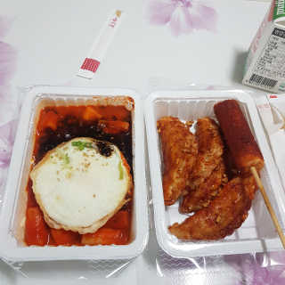 죠스떡볶이 [죠스푸드] 짜빠떡볶이+떡또그+범벅만두 신메뉴 3종 — 4점을 준 리뷰어가 2020년 4월 올린 사용 사진