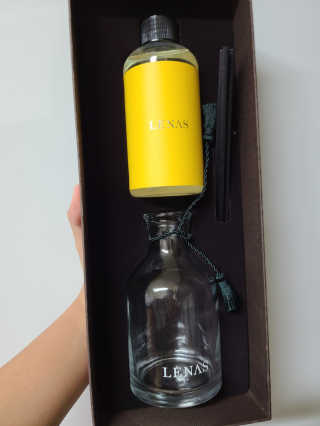 레나스 프리미엄 아로마 디퓨저 200ml  [1SET] — 4.5점을 준 리뷰어가 2020년 7월 올린 사용 사진
