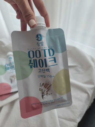 [꾸콤] 참참 OOTD쉐이크 고단백 일주일세트 50g x 5 — 5점을 준 리뷰어가 2020년 11월 올린 사용 사진