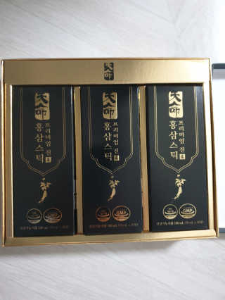 헬스업_천명진프리미엄홍삼스틱_10ml x 30포 — 5점을 준 리뷰어가 2020년 10월 올린 사용 사진