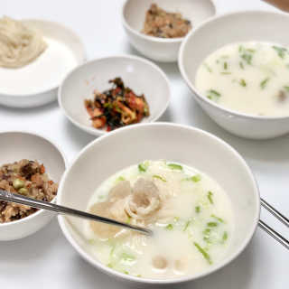 한촌몰 설렁탕집 가마솥 도가니탕 350g x 2팩 — 5점을 준 리뷰어가 2020년 8월 올린 사용 사진