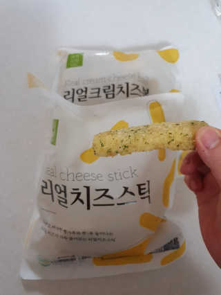 가치식탁 리얼치즈스틱, 리얼크림치즈볼 — 4점을 준 리뷰어가 2020년 10월 올린 사용 사진