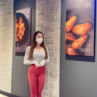 [교촌치킨 영등포역점] 치킨 메뉴 중 택1 — 5점을 준 리뷰어가 2020년 10월 올린 사용 사진