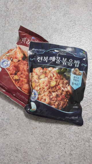 바다는다웰빙이다 전복해물볶음밥/전복김치볶음밥 250g-4봉지 — 5점을 준 리뷰어가 2020년 11월 올린 사용 사진
