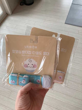 유비맘 젖병 빨대컵 다용도 홀더 1+1 _ 컬러 랜덤 발송 — 5점을 준 리뷰어가 2020년 10월 올린 사용 사진