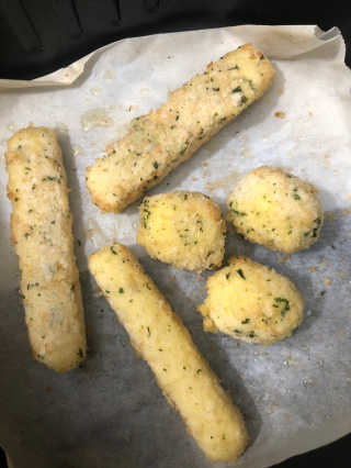 가치식탁 리얼치즈스틱, 리얼크림치즈볼 — 5점을 준 리뷰어가 2020년 9월 올린 사용 사진