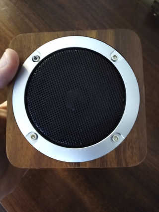 SEVIZ MINI10W 레트로 블루투스 스피커 — 5점을 준 리뷰어가 2020년 8월 올린 사용 사진