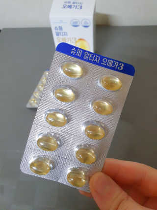 메이준뉴트리슈퍼 rTG 오메가3 1박스60캡슐 — 4.5점을 준 리뷰어가 2020년 4월 올린 사용 사진