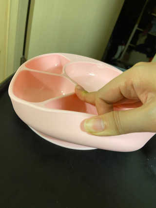 유비맘 캐릭터 실리콘 흡착 식판_색상 랜덤발송 — 5점을 준 리뷰어가 2020년 8월 올린 사용 사진