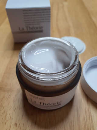 La Theorie Hydrating Ingredients | 하이드레이팅 인그레이디언츠 — 5점을 준 리뷰어가 2020년 5월 올린 사용 사진
