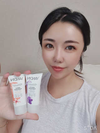 반디니 핸드크림세트 [활기찬 에너지+섬세한 센시티브] — 5점을 준 리뷰어가 2020년 9월 올린 사용 사진