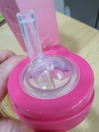 유비맘 PPSU 젖병 노꼭지_260ml_컬러 랜덤 발송 — 5점을 준 리뷰어가 2020년 10월 올린 사용 사진