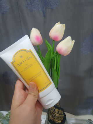 아르투아 ARTOIS 꽃밭에 누운듯 은은한 꽃향기, 아르투아 자르 바디로션 — 5점을 준 리뷰어가 2020년 7월 올린 사용 사진