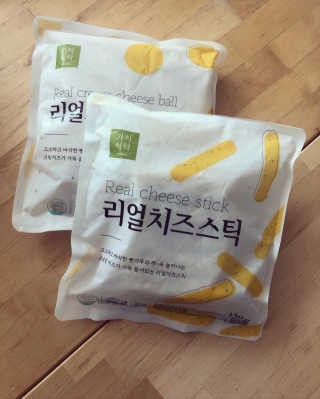 가치식탁 리얼치즈스틱, 리얼크림치즈볼 — 5점을 준 리뷰어가 2020년 10월 올린 사용 사진