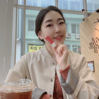 셀프코딩 코드 크러쉬 매트 리퀴드 립스틱+스티커 세트 — 5점을 준 리뷰어가 2020년 10월 올린 사용 사진