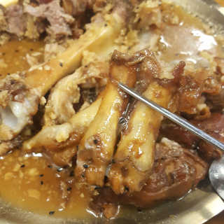 [동네맛집족발] 4개 족발 중 택1 — 5점을 준 리뷰어가 2020년 8월 올린 사용 사진