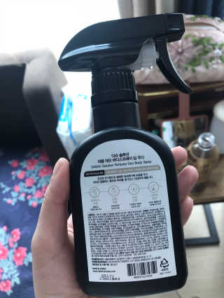 다슈코리아 다슈 솔루션 퍼퓸 데오 바디 스프레이 딥 우디 — 5점을 준 리뷰어가 2020년 4월 올린 사용 사진