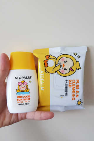 아토팜 야외놀이 선밀크 SPF50+ PA+++ — 5점을 준 리뷰어가 2020년 5월 올린 사용 사진