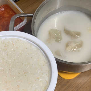 한촌몰 설렁탕집 가마솥 도가니탕 350g x 2팩 — 4점을 준 리뷰어가 2020년 8월 올린 사용 사진