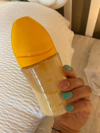 유비맘 PPSU 젖병 노꼭지_200ml_컬러 랜덤 발송 — 5점을 준 리뷰어가 2020년 6월 올린 사용 사진