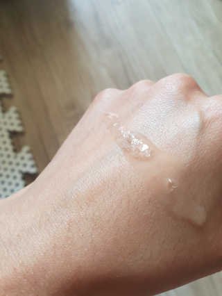[스킨큐어] 산다화 비타민C 화이트닝 에센스 30ml — 5점을 준 리뷰어가 2020년 4월 올린 사용 사진