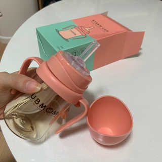 유비맘 샘방지 PPSU 빨대컵_컬러 랜덤 발송 — 4.5점을 준 리뷰어가 2020년 8월 올린 사용 사진