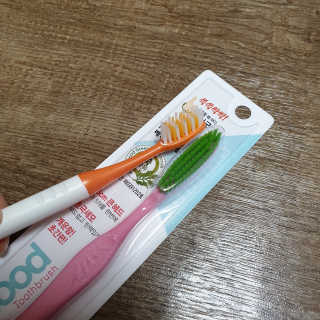 뉴바이오덴타골드C 치약, 킹두 대왕칫솔 — 5점을 준 리뷰어가 2020년 4월 올린 사용 사진