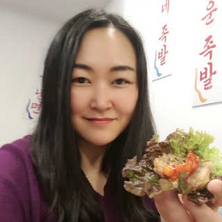 [동네맛집족발] 4개 족발 중 택1 — 4.5점을 준 리뷰어가 2020년 4월 올린 사용 사진