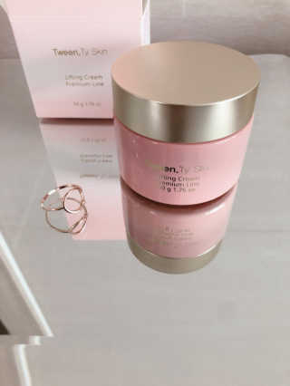 Tween.Ty Skin 트웬티스킨 리프팅 크림 프리미엄 라인 — 5점을 준 리뷰어가 2020년 9월 올린 사용 사진
