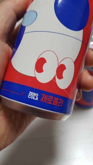 [칼로리 걱정 NO 제로칼로리 탄산음료]  부담없이 즐기는 부르르Brrr~~ 제로 콜라 — 5점을 준 리뷰어가 2020년 11월 올린 사용 사진