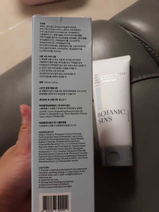 보타닉센스 Ph.D 하이드레이팅 포뮬라 마이크로 벨벳 클렌징 폼 — 4점을 준 리뷰어가 2020년 8월 올린 사용 사진