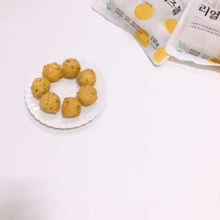 가치식탁 리얼치즈스틱, 리얼크림치즈볼 — 5점을 준 리뷰어가 2020년 6월 올린 사용 사진