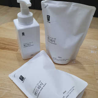 [생활공작소]핸드워시 용기 500ml 1개+리필 400ml 2개 — 5점을 준 리뷰어가 2020년 8월 올린 사용 사진
