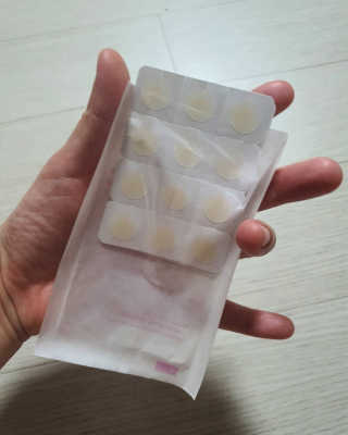 엘라밴드 하이드로 도트 스팟패치 12mm, 10mm — 4.5점을 준 리뷰어가 2020년 8월 올린 사용 사진