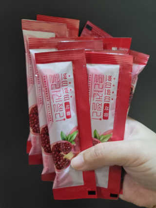 헬스업_쁘띠쁘띠석류콜라겐젤리_20g x 14포 — 4점을 준 리뷰어가 2020년 10월 올린 사용 사진