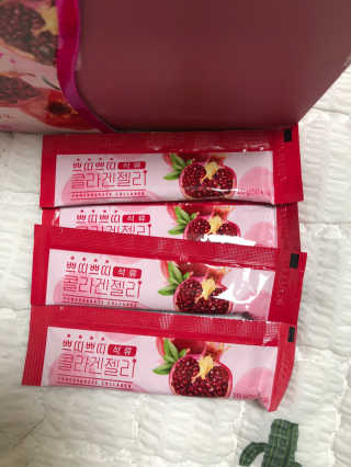 헬스업_쁘띠쁘띠석류콜라겐젤리_20g x 14포 — 5점을 준 리뷰어가 2020년 7월 올린 사용 사진