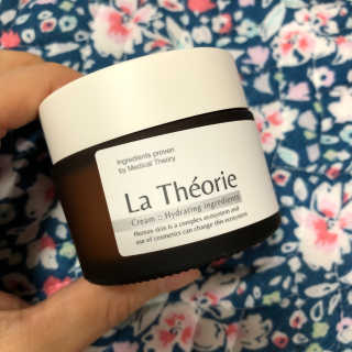 La Theorie Hydrating Ingredients | 하이드레이팅 인그레이디언츠 — 5점을 준 리뷰어가 2020년 5월 올린 사용 사진