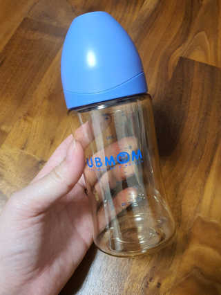 유비맘 PPSU 젖병 노꼭지_260ml_컬러 랜덤 발송 — 5점을 준 리뷰어가 2020년 10월 올린 사용 사진